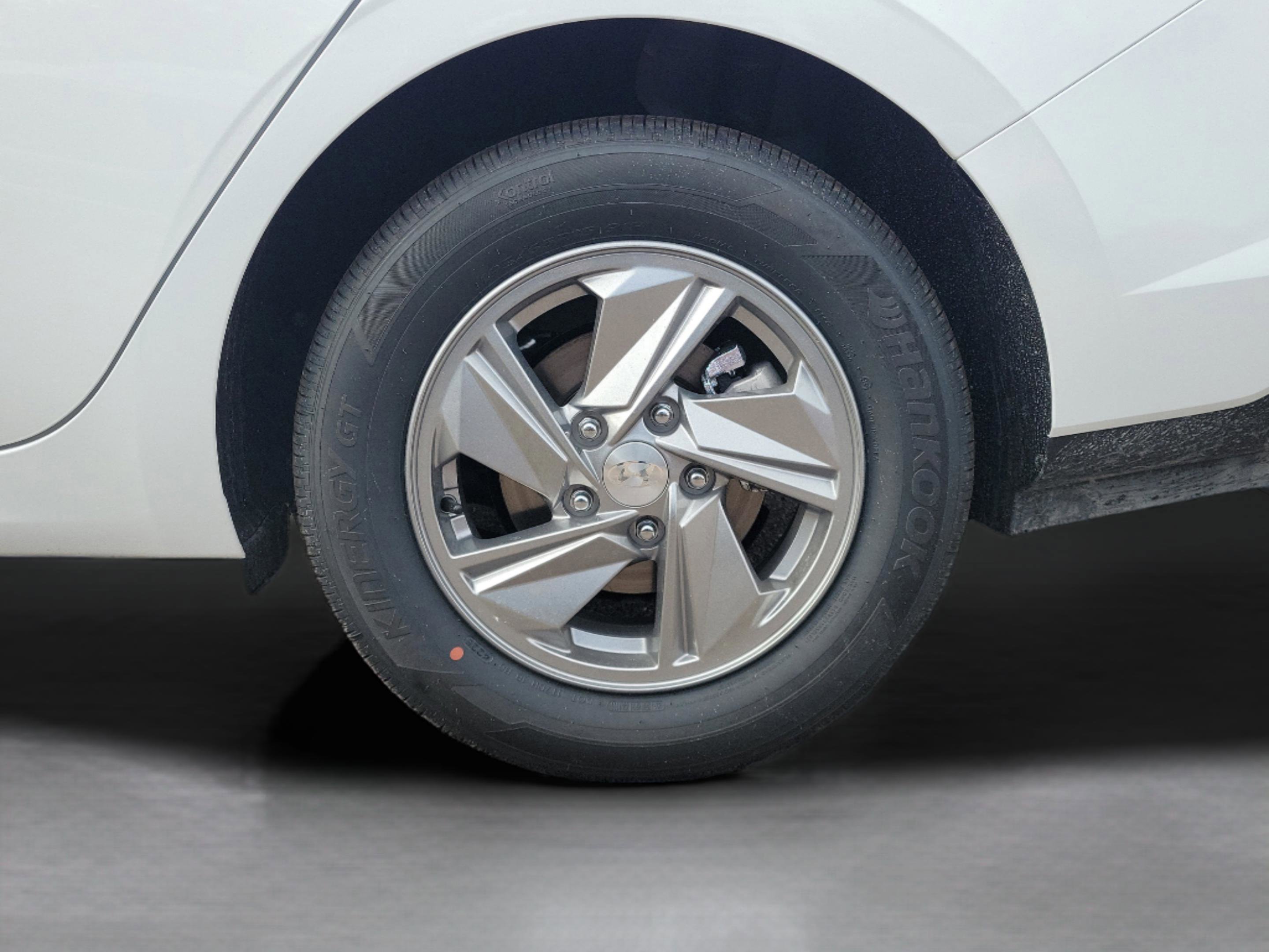 New 2026 Hyundai Elantra SE image 6