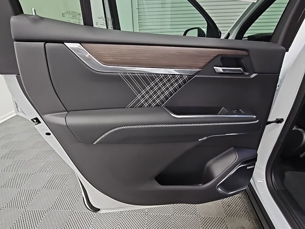 New 2026 GMC Acadia Denali w/ Super Cruise Package image 35