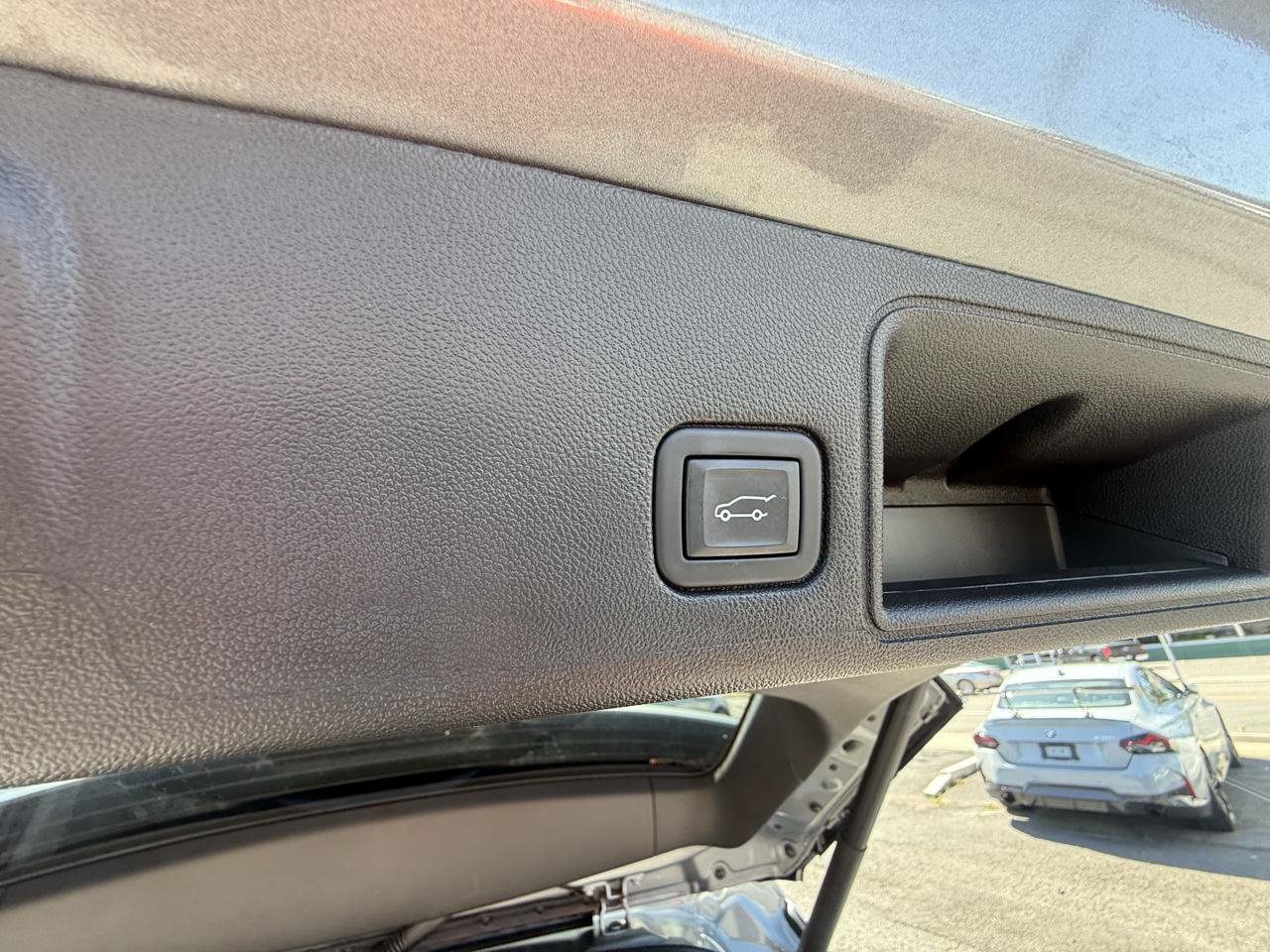 Used 2024 GMC Terrain SLT AWD/4WD image 26