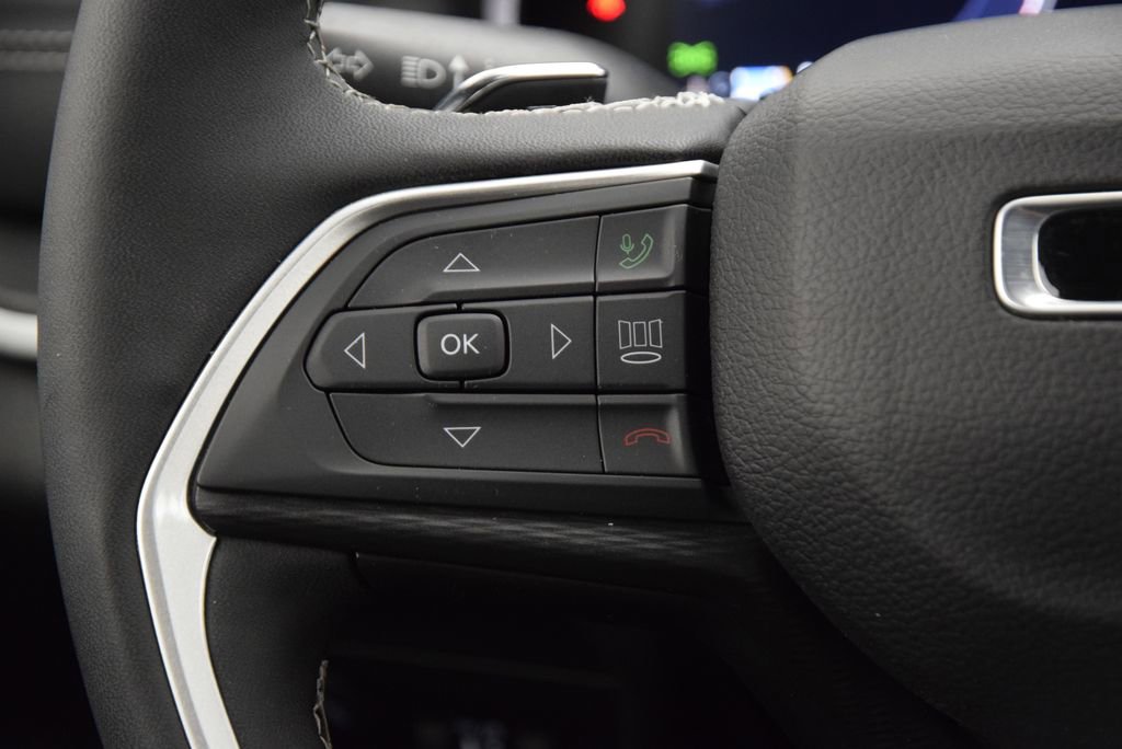 Used 2024 Jeep Grand Cherokee Altitude RWD image 21