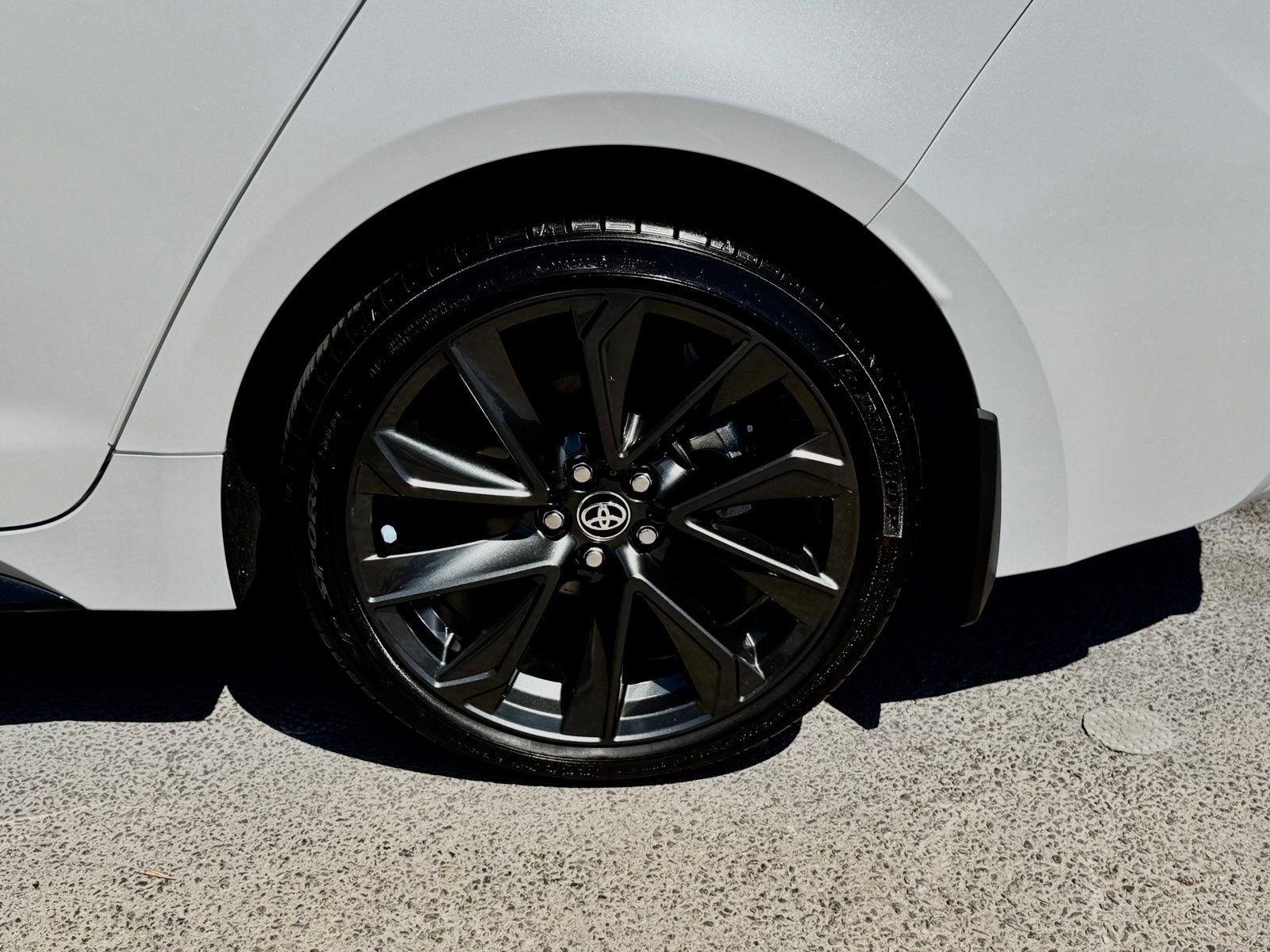 Used 2024 Toyota Corolla XSE FWD image 17