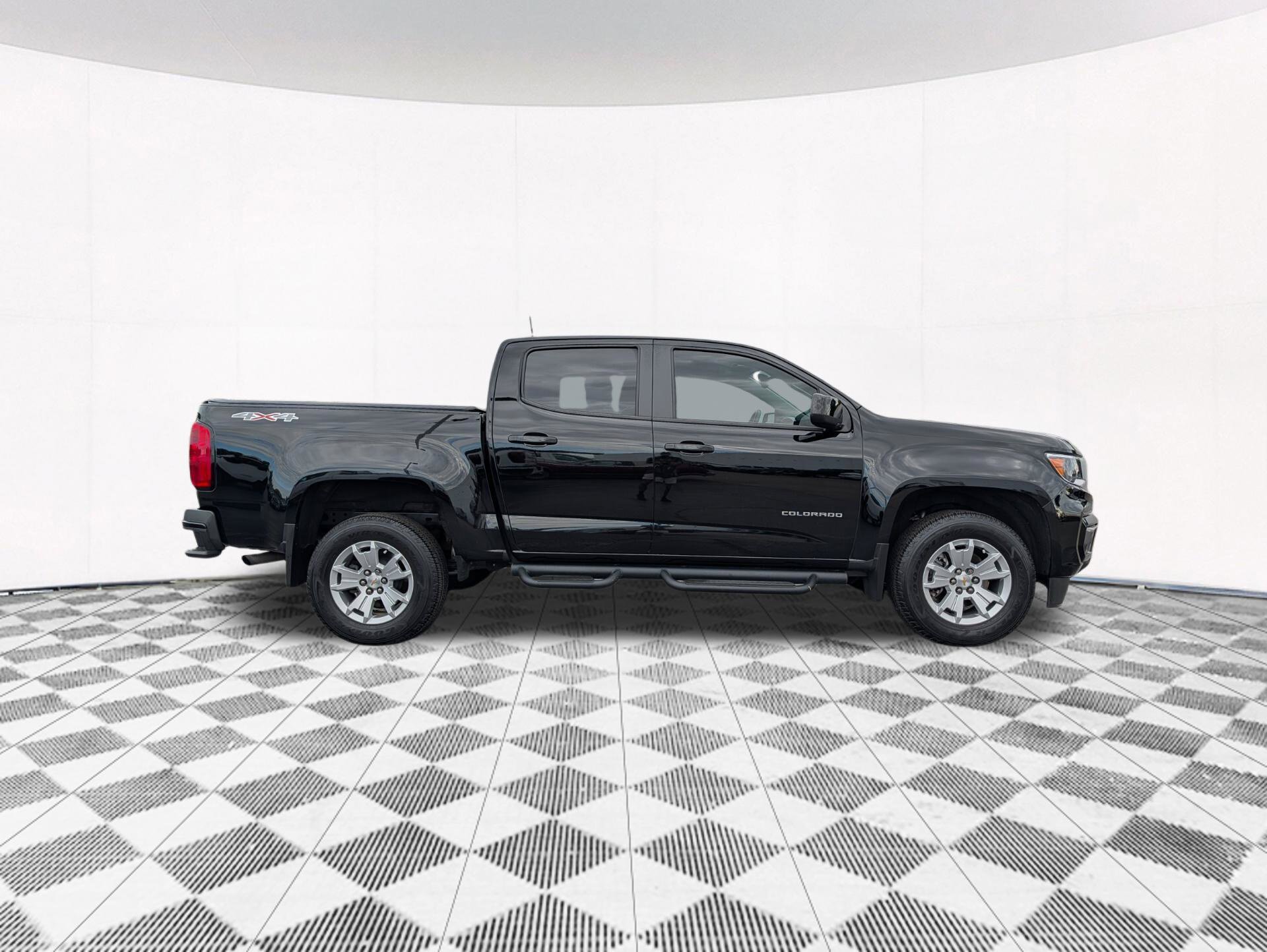 Used 2021 Chevrolet Colorado LT w/ Safety Package AWD/4WD image 17