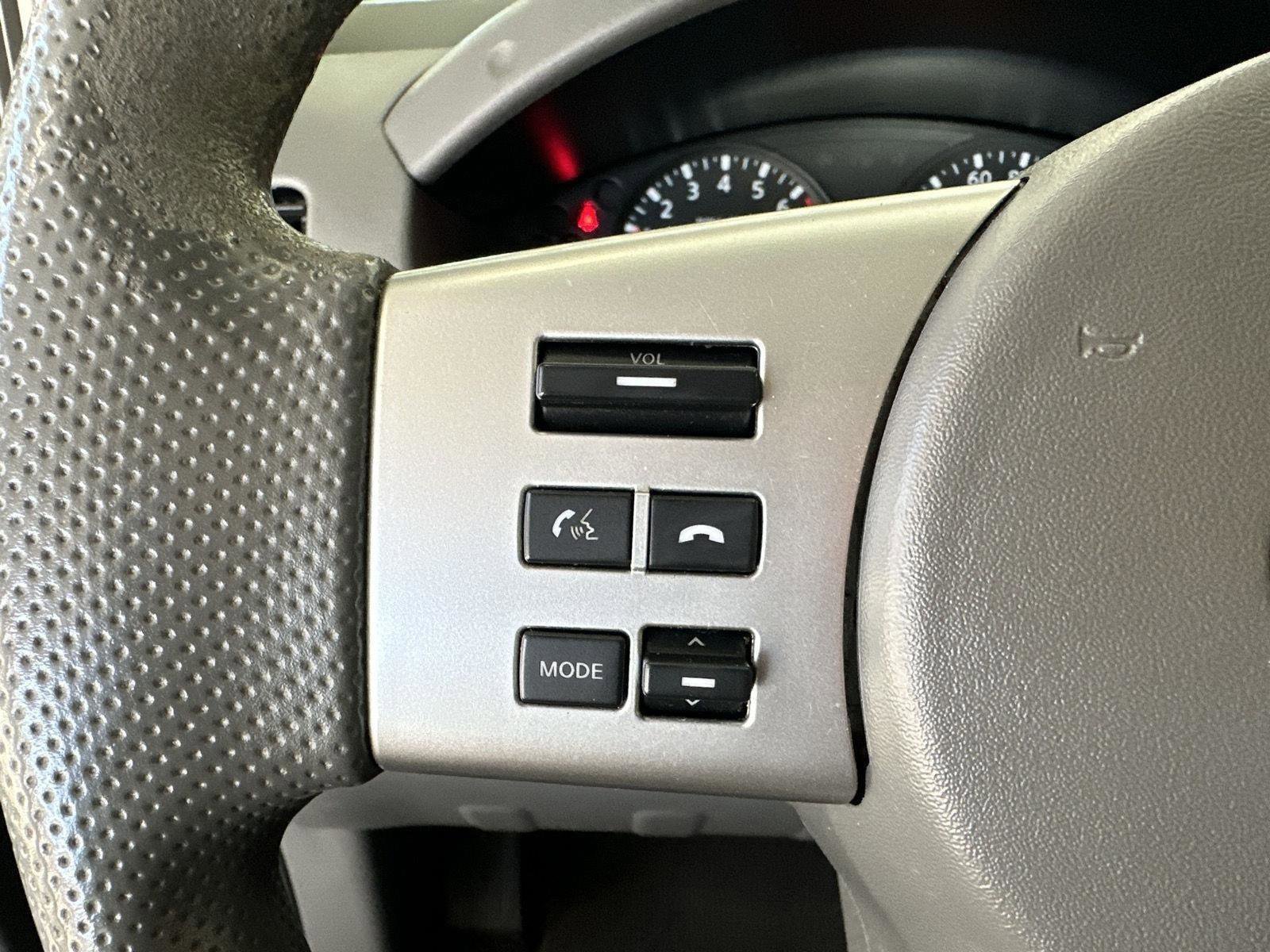 Used 2016 Nissan Frontier SV image 15