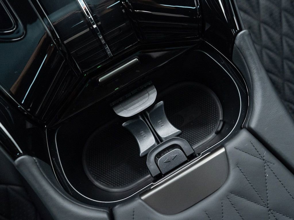 Used 2025 Aston Martin DB12 Coupe image 29