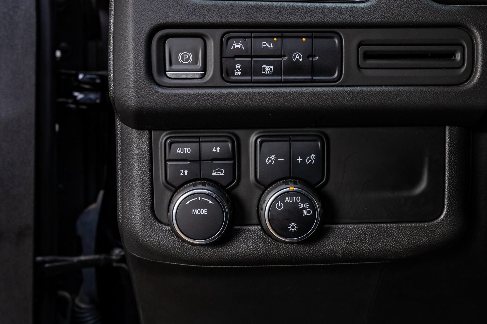 Used 2023 Chevrolet Tahoe RST w/ RST Performance Edition AWD/4WD image 18