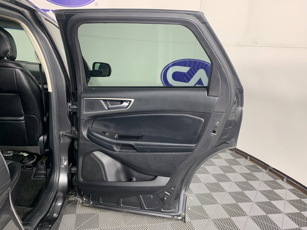 Used 2017 Ford Edge SEL w/ Equipment Group 201A image 38