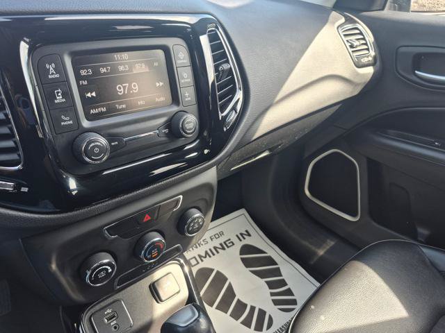 Used 2018 Jeep Compass Latitude FWD image 11