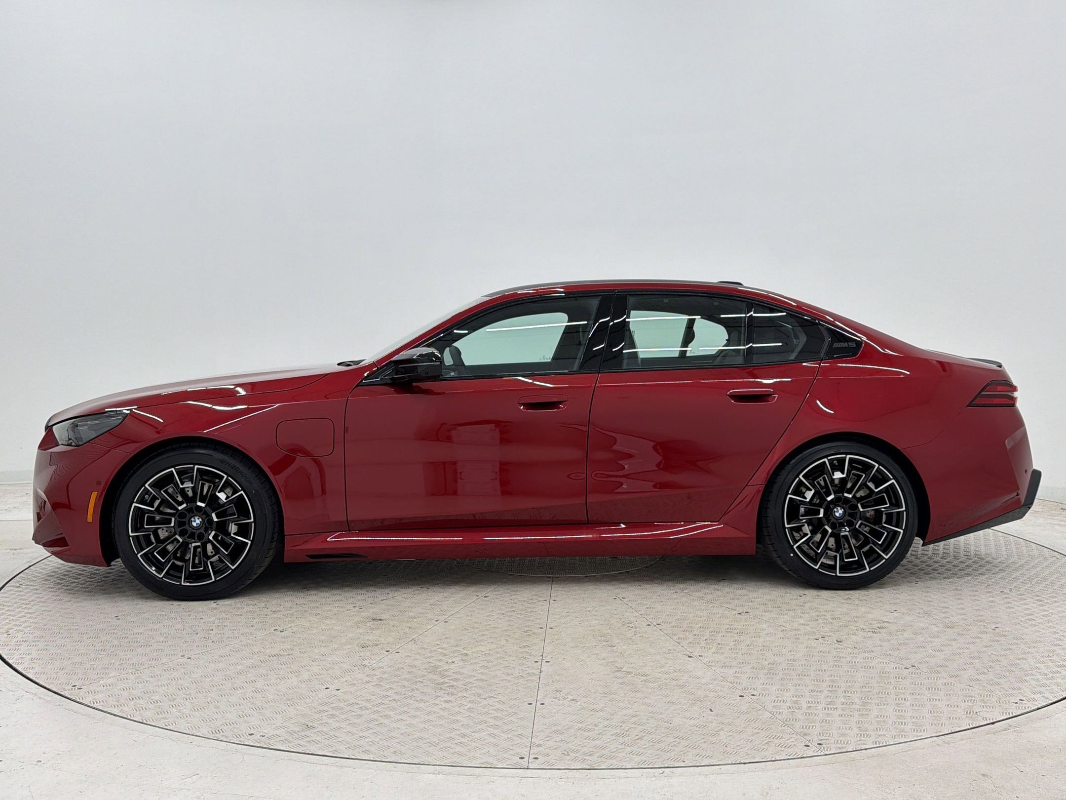 New 2026 BMW M5 w/ Executive Package AWD/4WD image 2