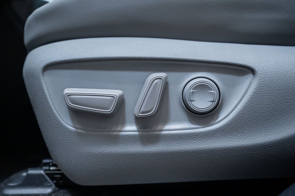 New 2026 Toyota Highlander XLE image 14