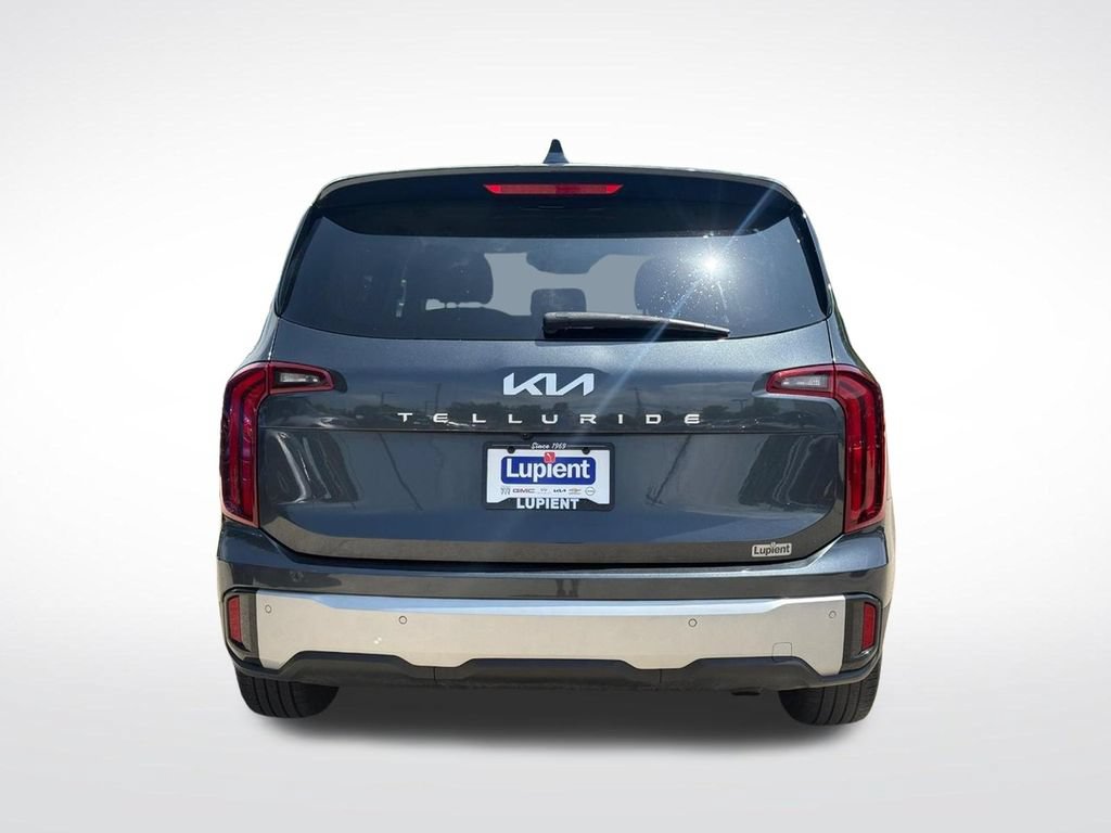 Used 2024 Kia Telluride LX FWD image 4