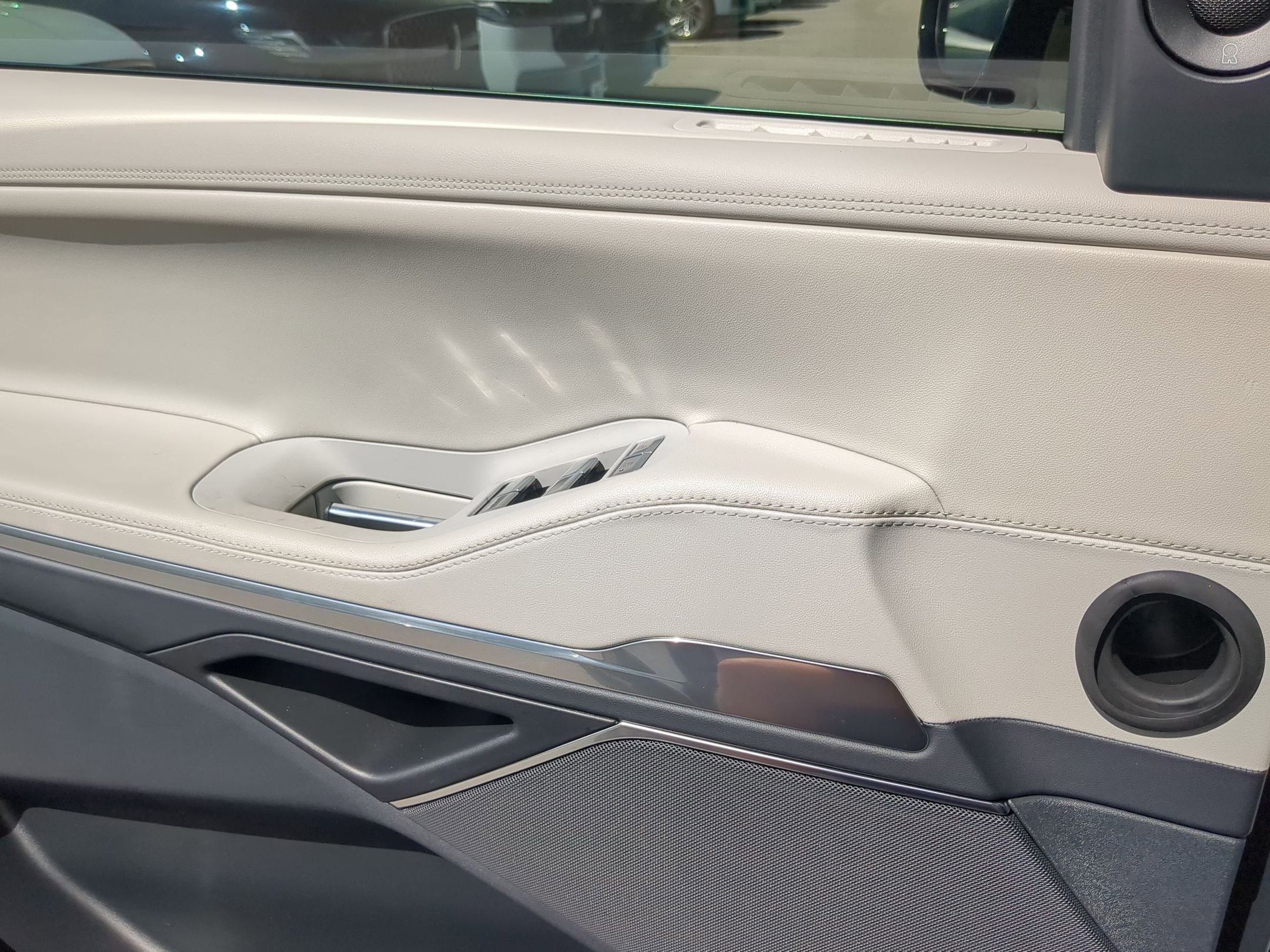 New 2026 Lincoln Navigator Premier AWD/4WD image 12