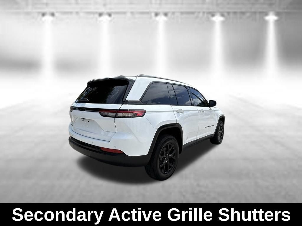 Certified 2024 Jeep Grand Cherokee Altitude AWD/4WD image 7