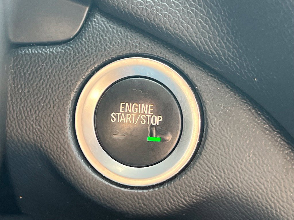 Used 2018 Chevrolet Equinox LT FWD image 32