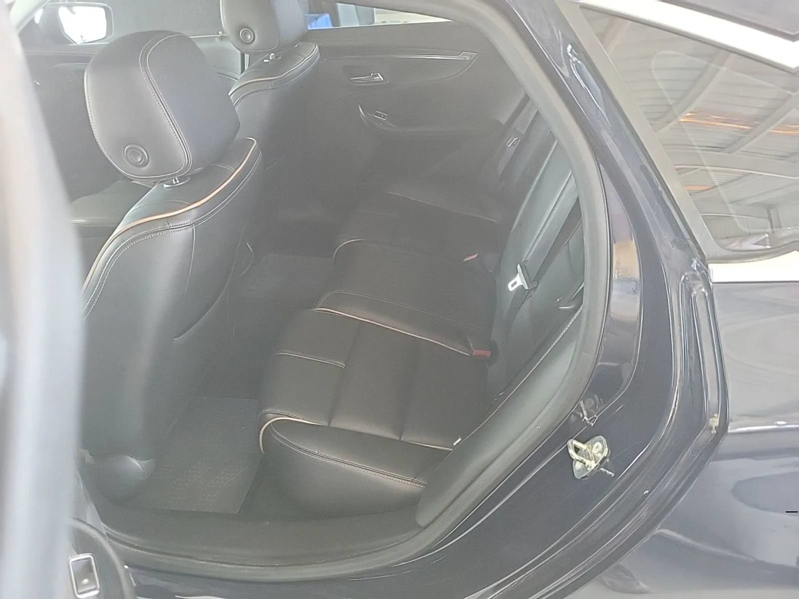 Used 2016 Chevrolet Impala LTZ w/ Enhanced Convenience Package FWD image 11