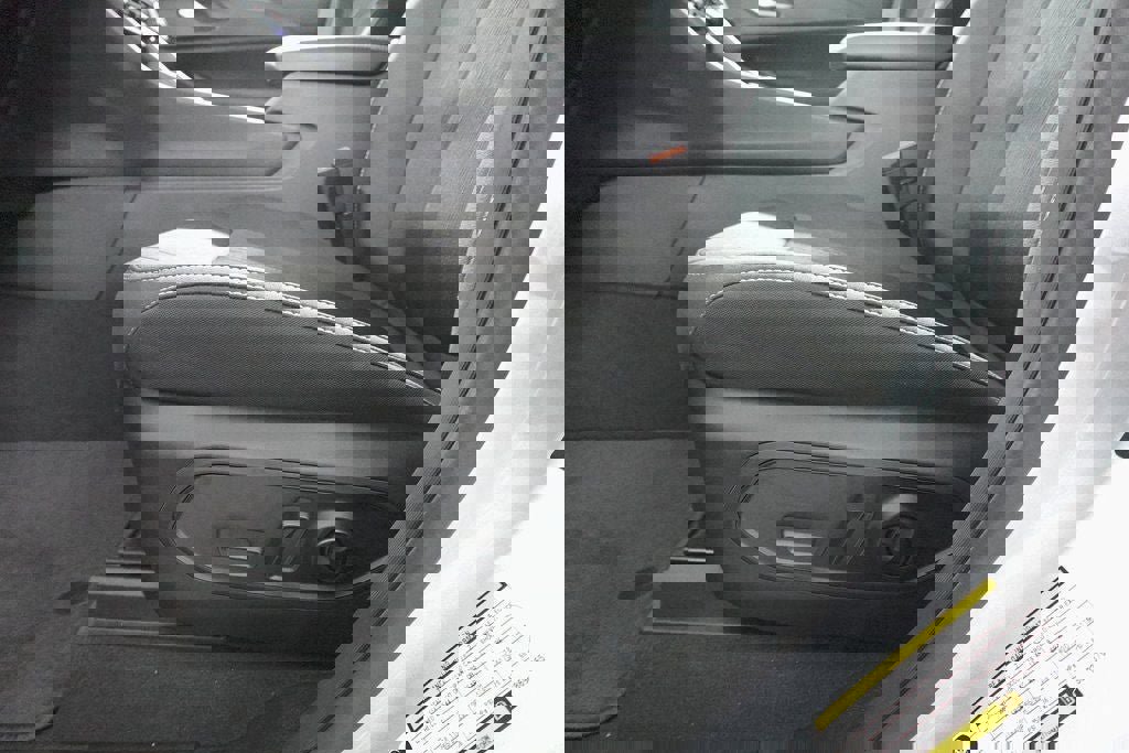 New 2025 Jeep Grand Cherokee L Laredo w/ Luxury Tech Group I image 12