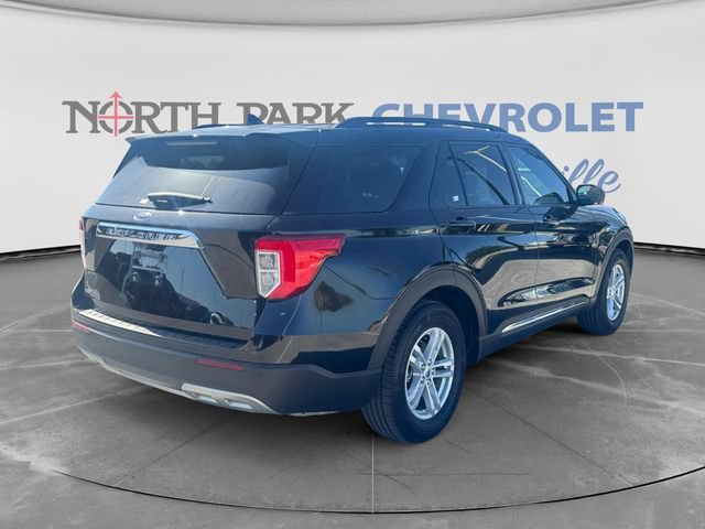 Used 2024 Ford Explorer XLT w/ Equipment Group 202A RWD image 3