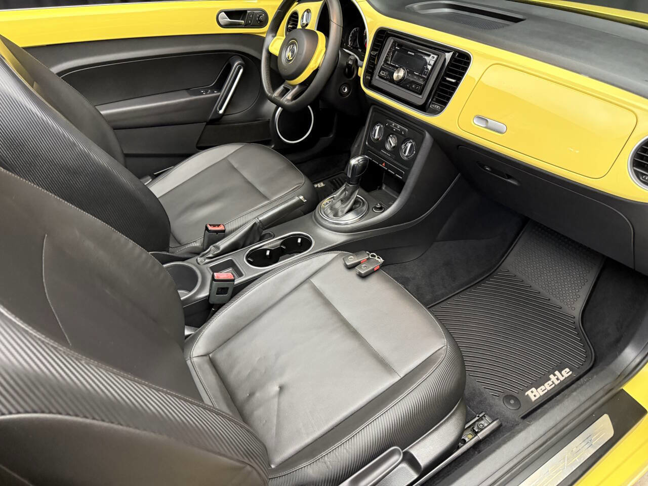 Used 2013 Volkswagen Beetle 2.5 image 22