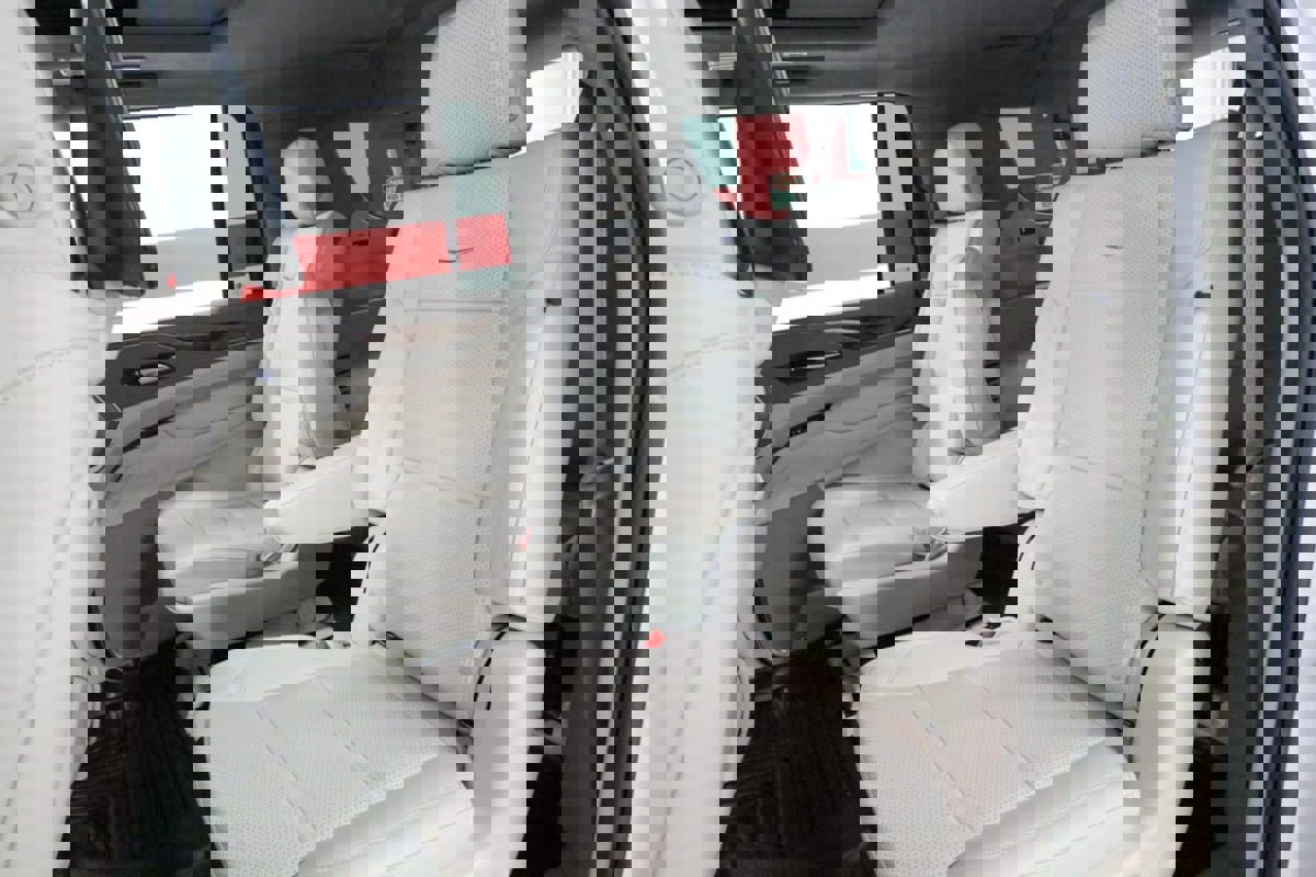 Used 2024 Cadillac Escalade ESV Sport Platinum w/ LPO, ONYX Package image 28