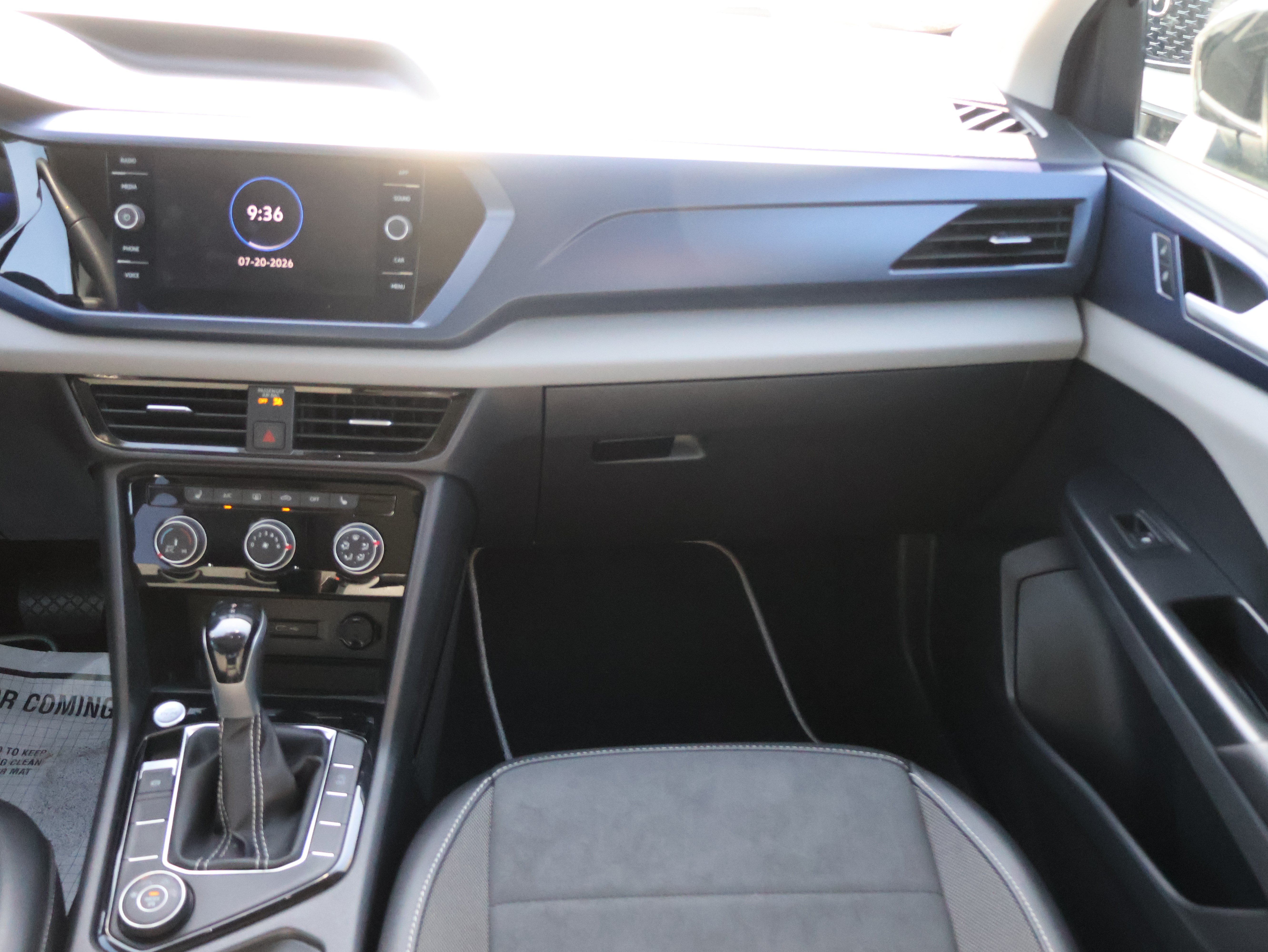 Used 2023 Volkswagen Taos SE w/ Panoramic Sunroof Package AWD/4WD image 13