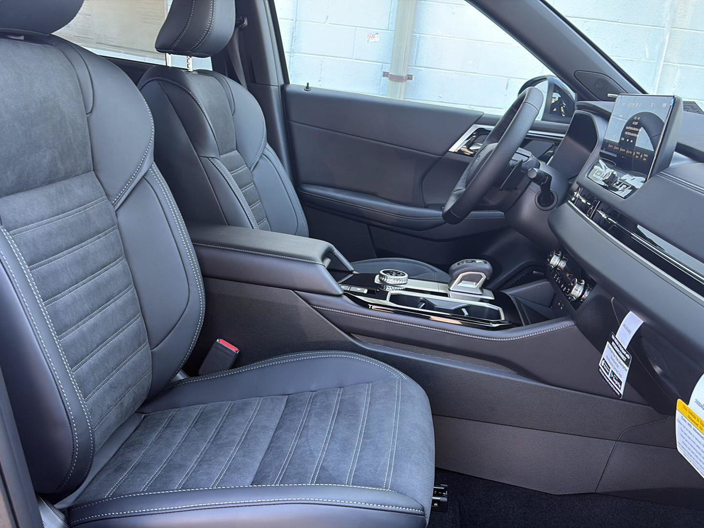 New 2026 Mitsubishi Outlander LE FWD image 17