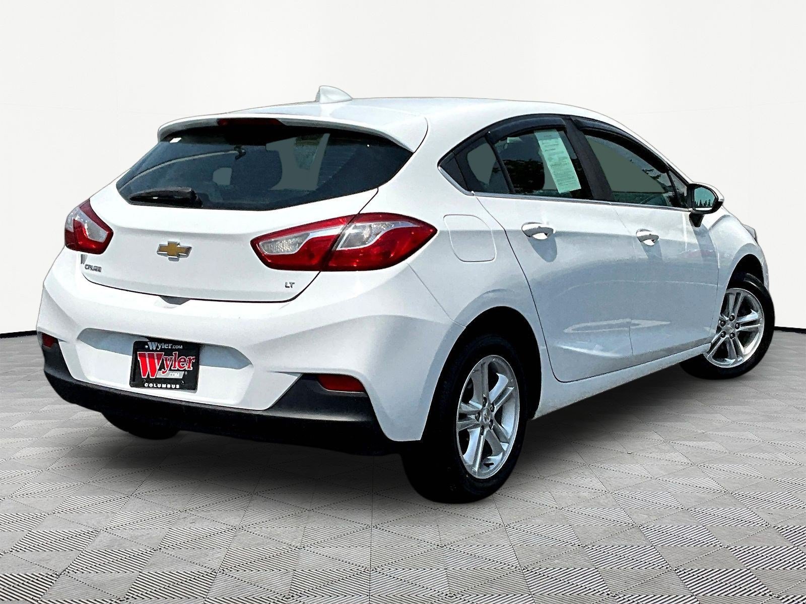 Used 2018 Chevrolet Cruze LT w/ Convenience Package FWD image 6