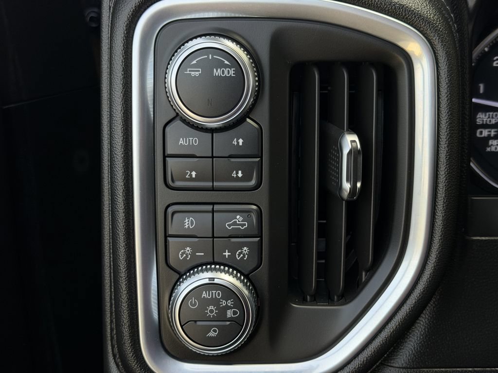 Used 2021 GMC Sierra 1500 SLT AWD/4WD image 23