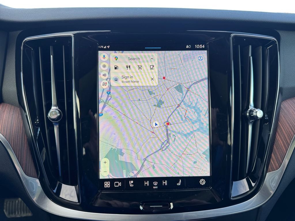 Certified 2025 Volvo V60 B5 Cross Country Plus image 18