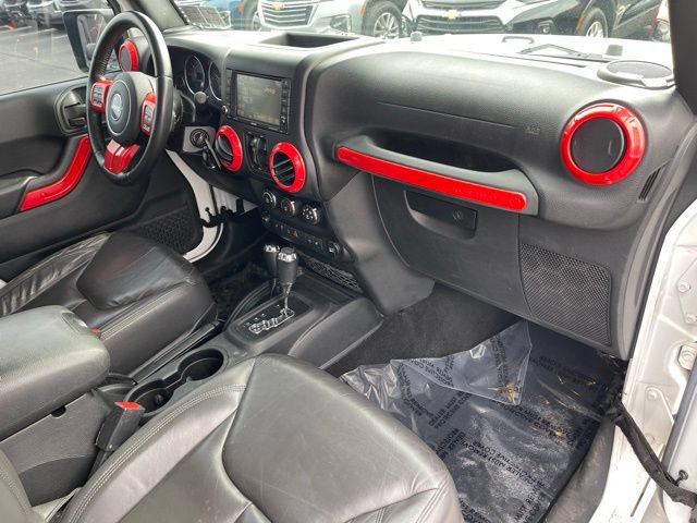 Used 2016 Jeep Wrangler Unlimited Rubicon w/ Dual Top Group AWD/4WD image 16
