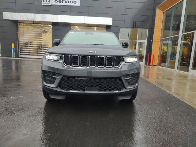 New 2026 Jeep Grand Cherokee Laredo image 8