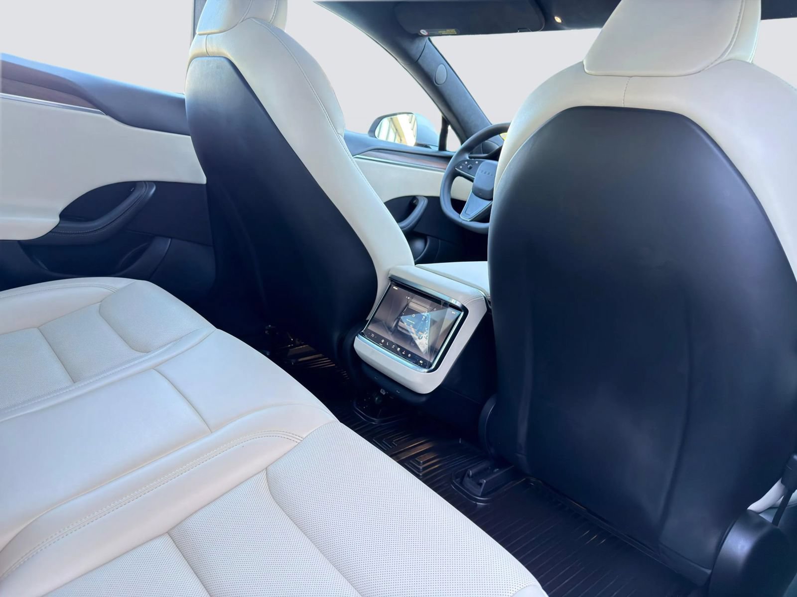Used 2025 Tesla Model S AWD/4WD image 19