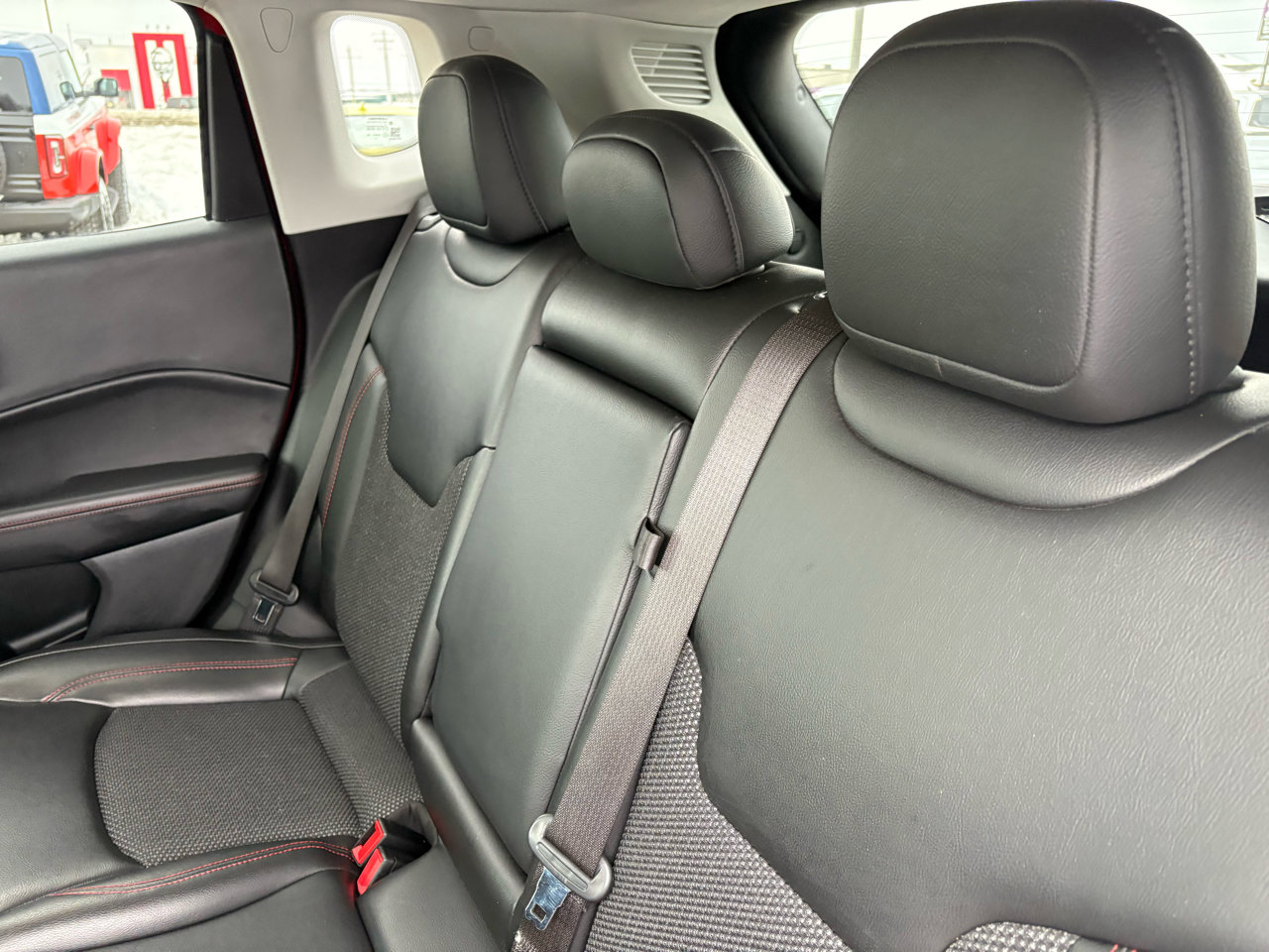 Used 2020 Jeep Compass Trailhawk image 34