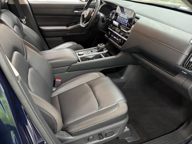 Used 2023 Nissan Pathfinder SL AWD/4WD image 9