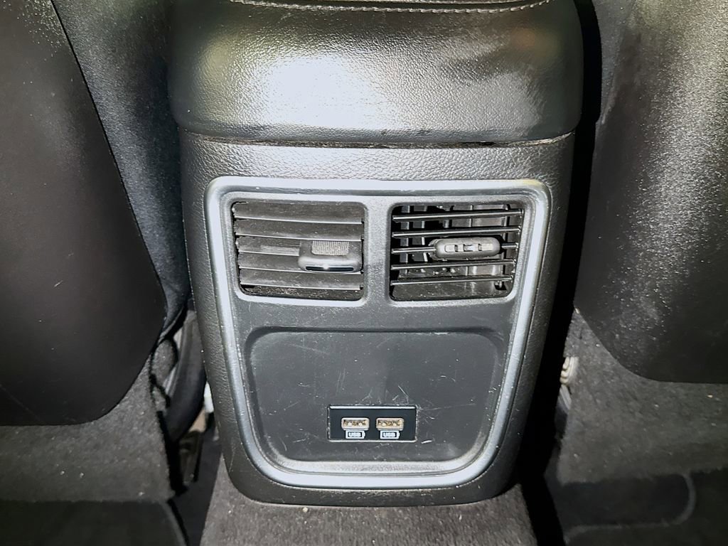 Used 2019 Chrysler 300 Touring w/ Chrome Appearance Package RWD image 22