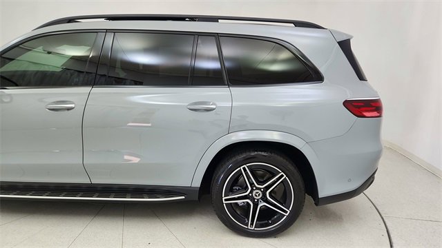 Used 2025 Mercedes-Benz GLS 450 4MATIC image 11