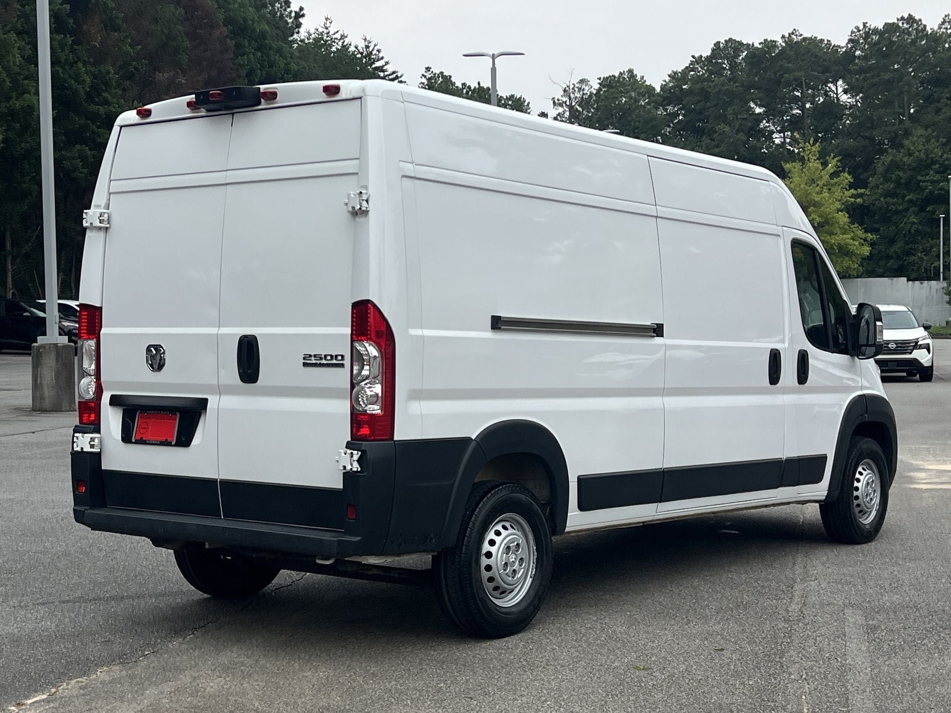 Used 2025 RAM ProMaster 2500 w/ Convenience Group FWD image 5