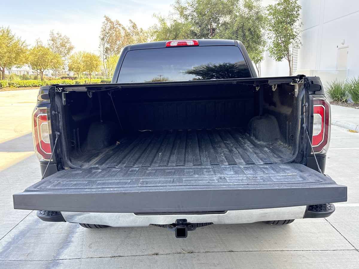 Used 2018 GMC Sierra 1500 SLT w/ SLT Premium Package AWD/4WD image 10