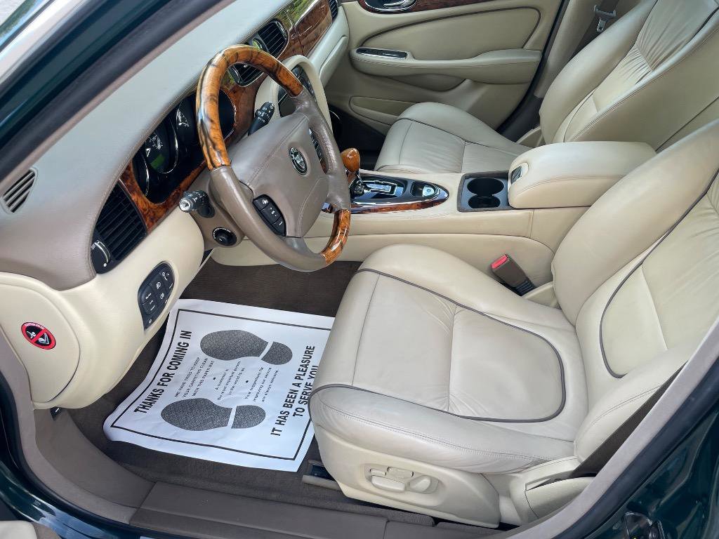 Used 2007 Jaguar XJ8 L RWD image 10