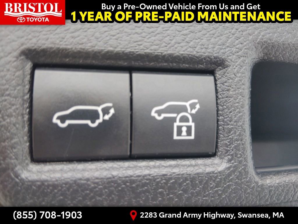 Used 2022 Toyota Venza XLE AWD/4WD image 33
