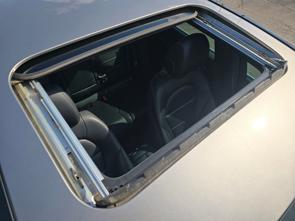 Used 2020 Mercedes-Benz C 300 4MATIC Sedan image 3