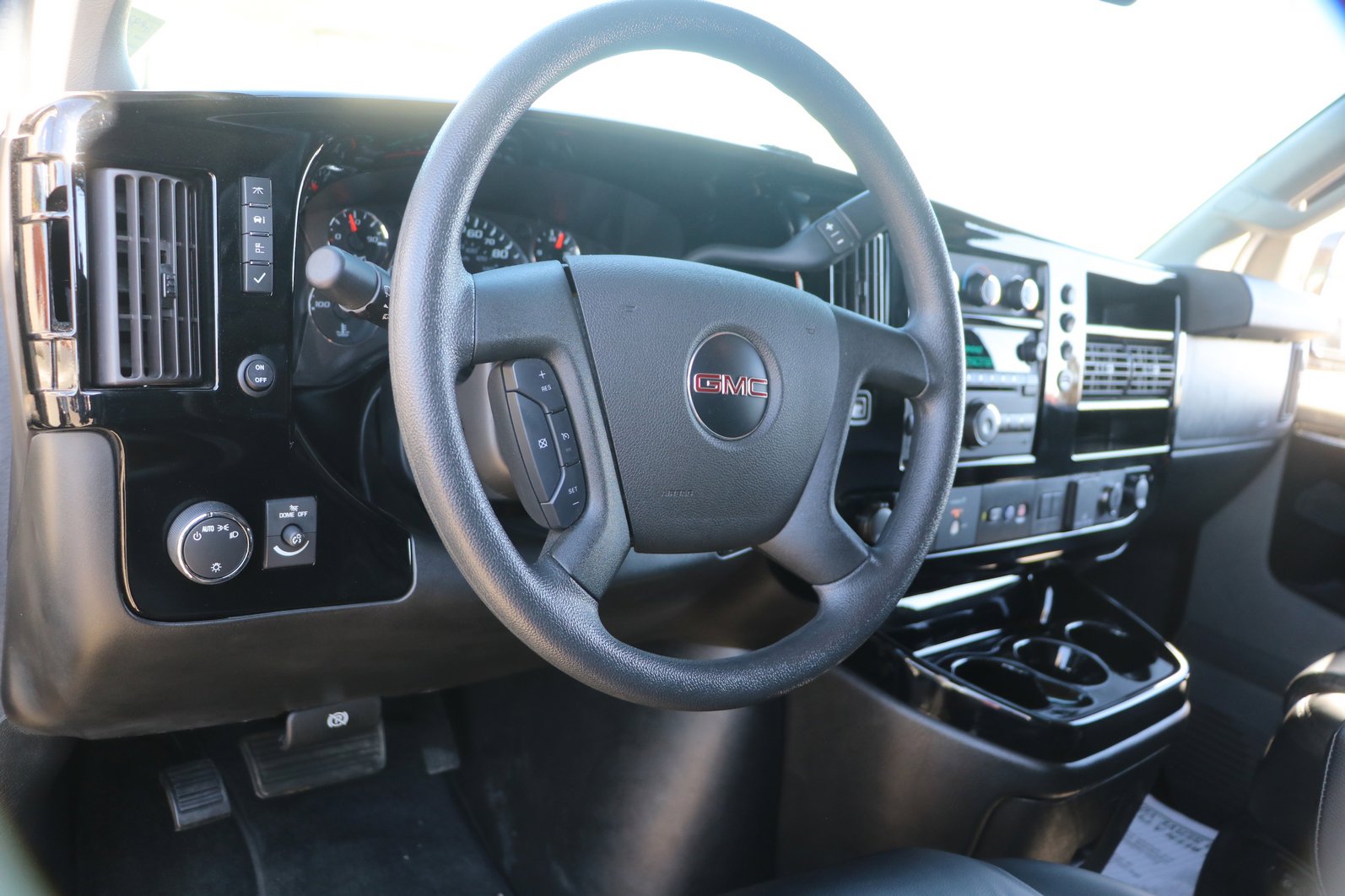 Used 2020 GMC Savana 2500 w/ Enhanced Convenience Package image 15