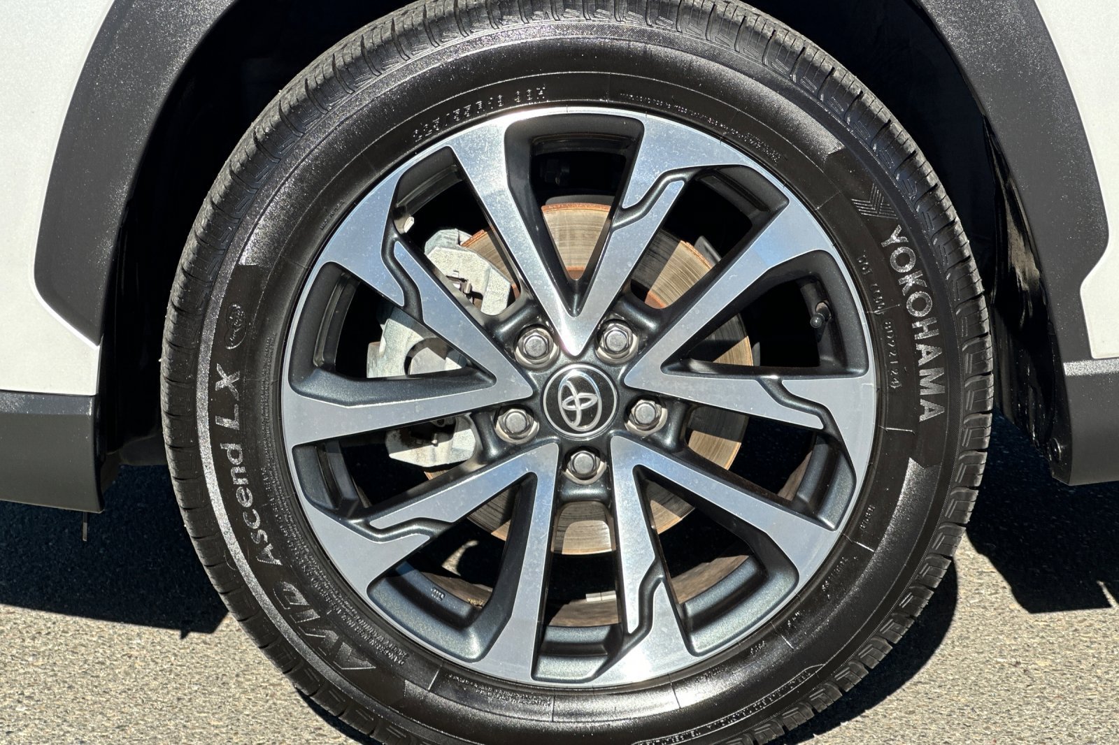 Certified 2022 Toyota Corolla Cross XLE AWD/4WD image 13