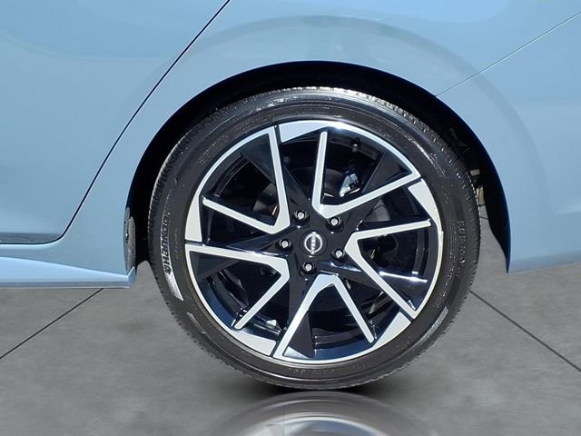 Used 2025 Nissan Sentra SR w/ SR Premium Package FWD image 4