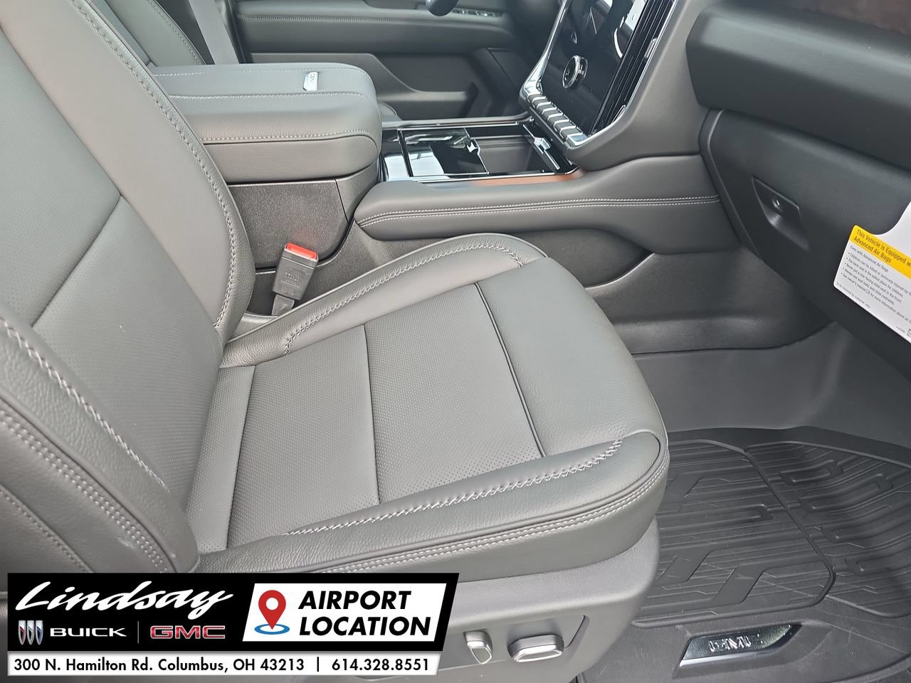 New 2026 GMC Yukon Denali w/ Sun & Power Step Package AWD/4WD image 30