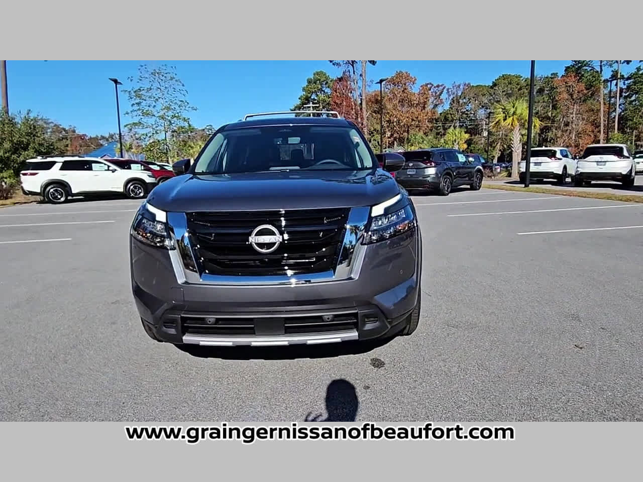 New 2025 Nissan Pathfinder SL w/ SL Premium Package FWD image 18