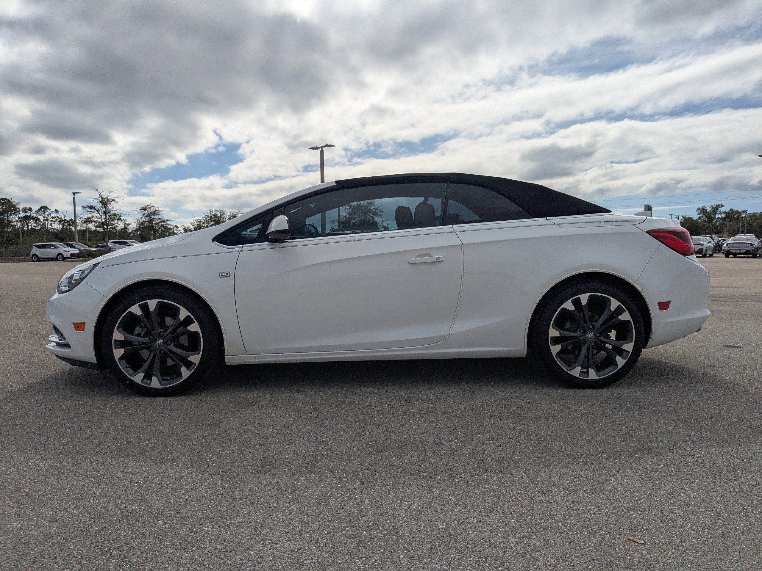 Used 2018 Buick Cascada Premium image 8