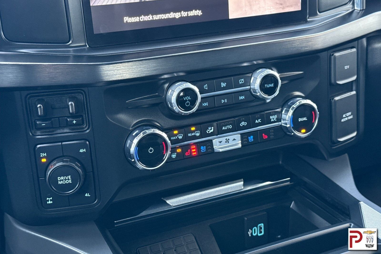 Used 2024 Ford F350 Lariat image 27