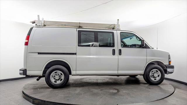 Used 2015 Chevrolet Express 3500 RWD image 9