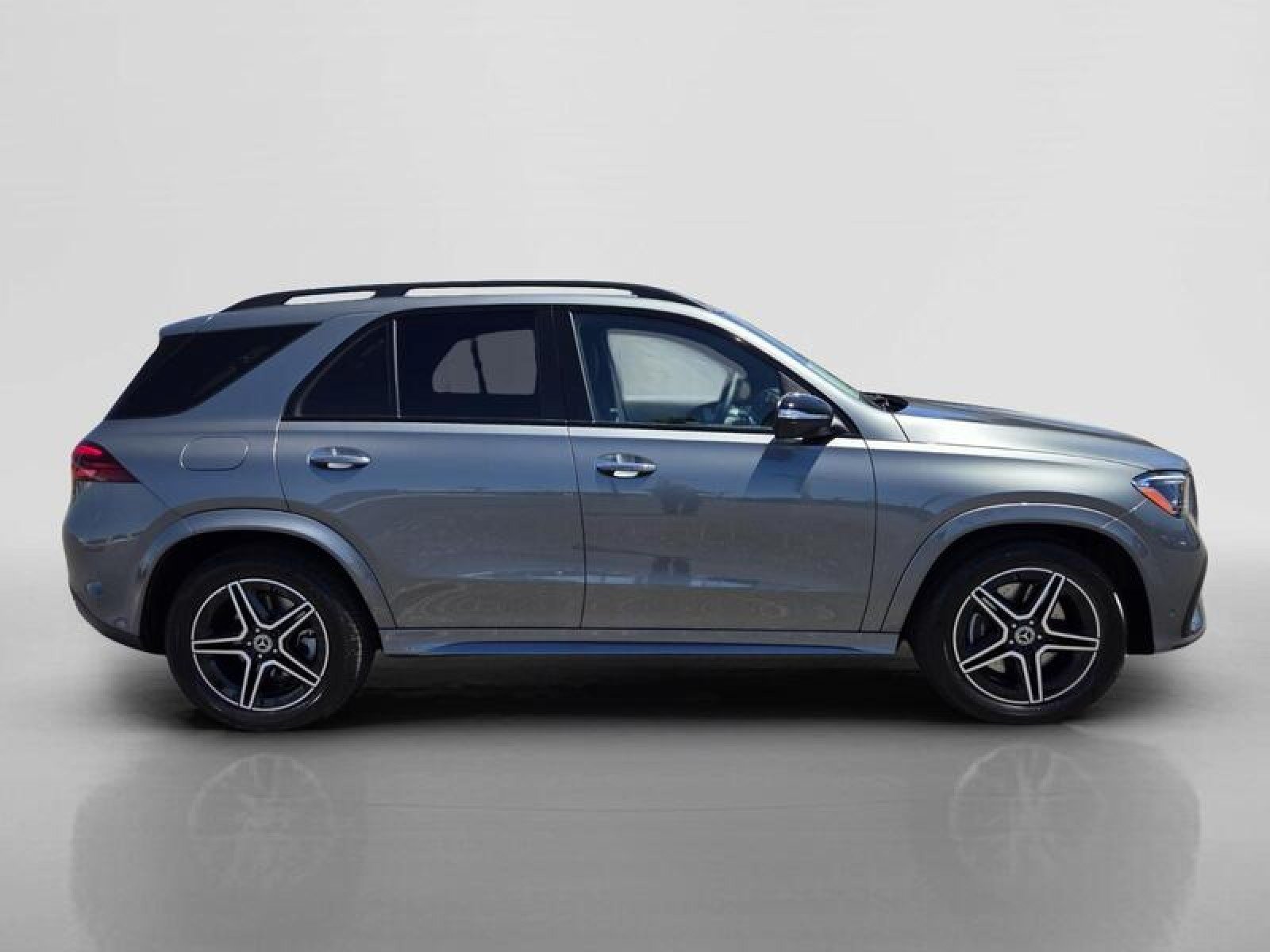New 2026 Mercedes-Benz GLE 450e 4MATIC image 6