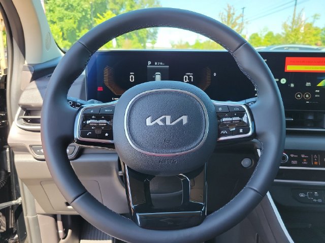New 2026 Kia Carnival EX FWD image 23