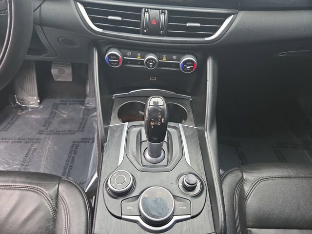 Used 2017 Alfa Romeo Giulia AWD w/ Sport Appearance Package image 11